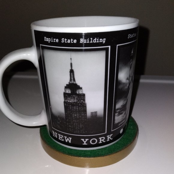 PORCELAIN MUG OF NEW YORK - Picture 1 of 4